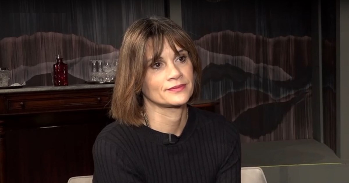 Άννα Μαρία Παπαχαραλάμπους: Δεν ξεπερνιέται η απώλεια – Αντικαθίσταται η παρουσία από την απουσία’