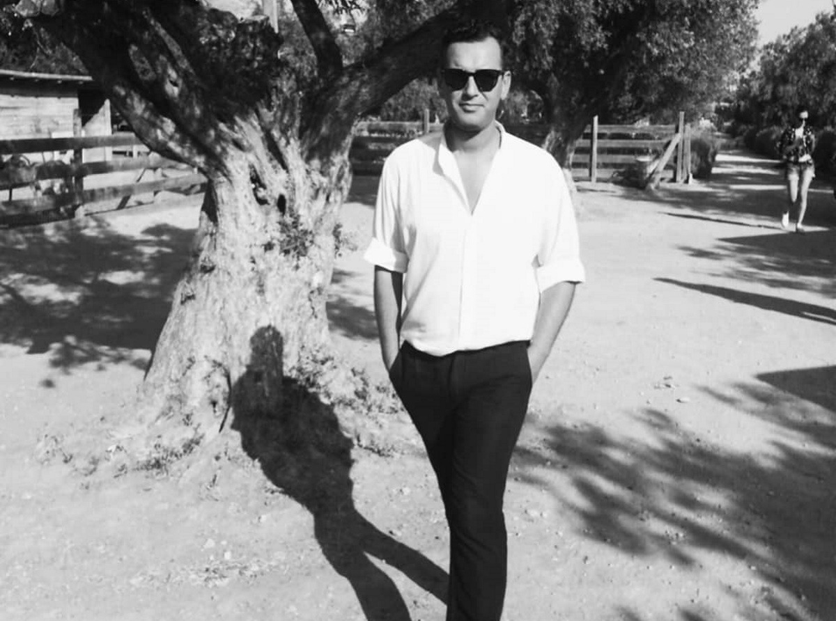 Άγγελος Μπράτης: Μας δείχνει πώς ήταν πριν είκοσι χρόνια!
