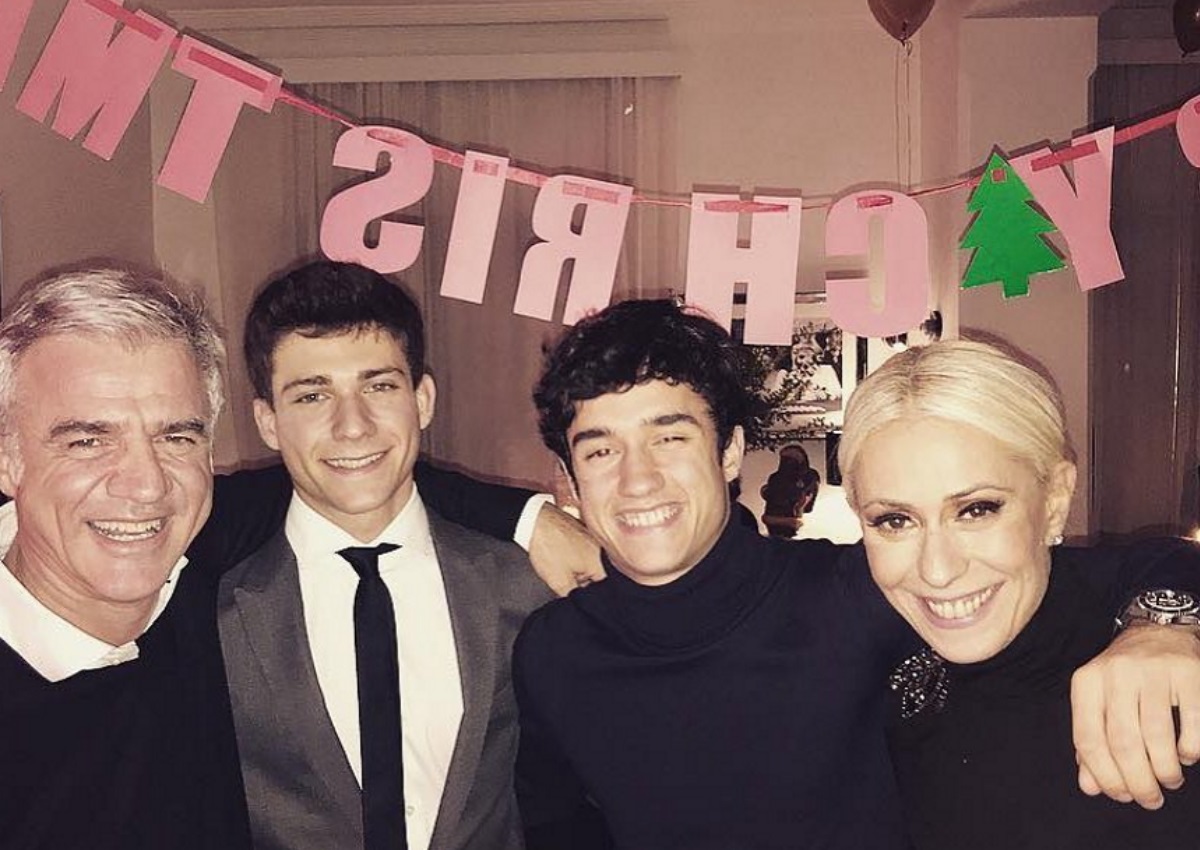 Μαρία Μπακοδήμου: Χριστουγεννιάτικο δείπνο μαζί με τον Δημήτρη Αργυρόπουλο και τους γιους τους! [pics] – TLIFE