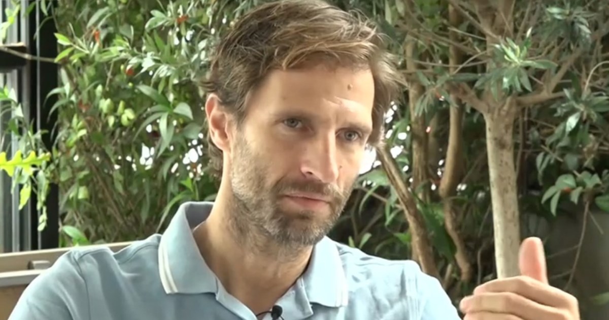 Μάξιμος Μουμούρης: ‘Η γυναίκα μου με εμπιστευόταν σε καιρούς που δεν ήταν εύκολο να εμπιστευτείς ένα καλλιτέχνη’