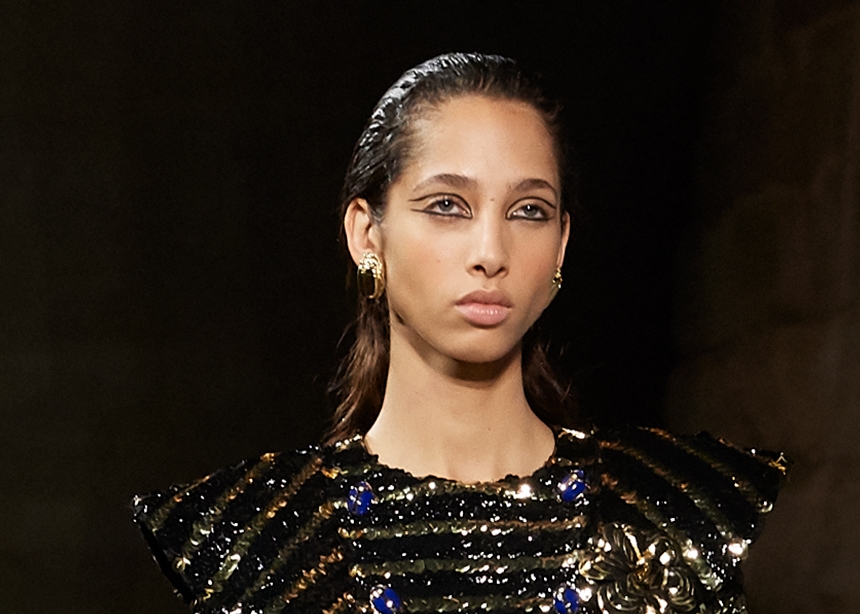 Βήμα- βήμα πώς θα πετύχεις το wet hair από το τελευταίο show της Chanel! – TLIFE