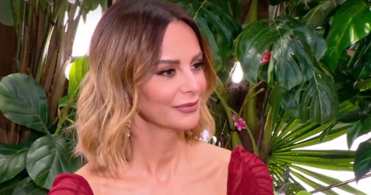 Η Μπέττυ Μαγγίρα απαντά για τα καυστικά trailer της εκπομπής της