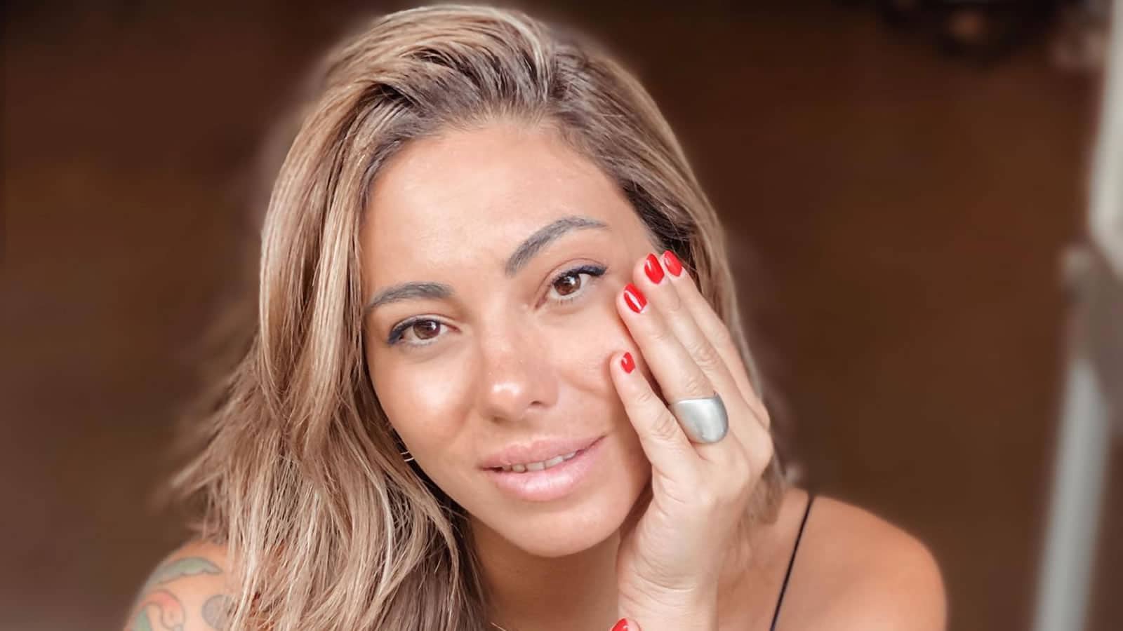 Τι μπορεί να συμβεί όταν η Ευρυδίκη Βαλαβάνη φοράει μαγιό και γυρίζει την πλάτη στον φακό…Ε δείτε το