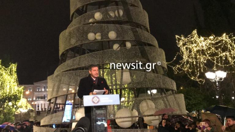 Φωταγωγήθηκε το χριστουγεννιάτικο δέντρο στην πλατεία Συντάγματος! [Pics, video]