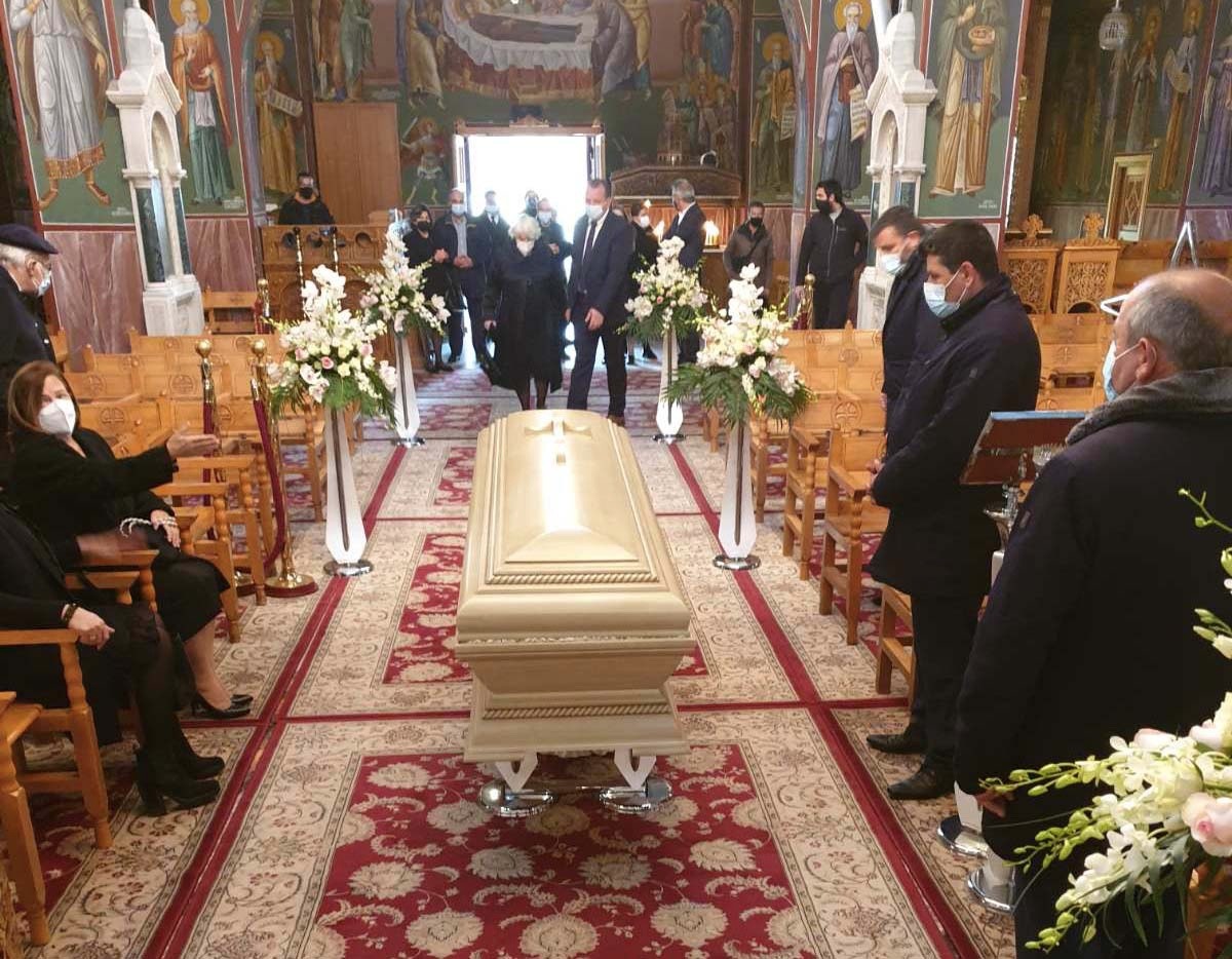 Έλλη Διβάνη: Θρήνος στο τελευταίο αντίο της 33χρονης | Zappit