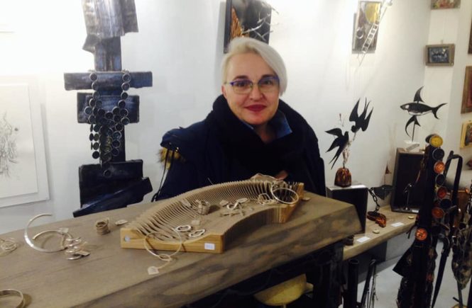 Ελίζα Ξανθάκη, Έκθεση Η5 Open Art Gallery: Ανακαλύψτε τα ιδιαίτερα κοσμήματά της