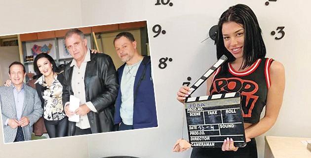Στο… θρανίο με «πειρασμούς» από realities