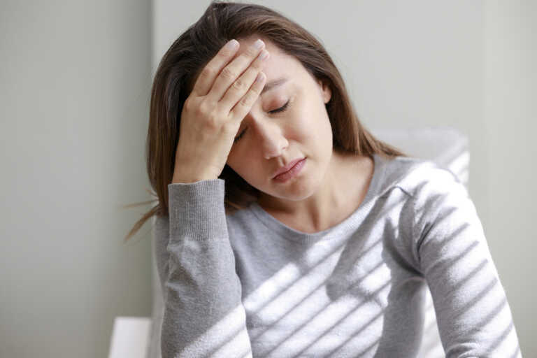 Τι λύσεις υπάρχουν για τον επίμονο πονοκέφαλο • RefreshNews