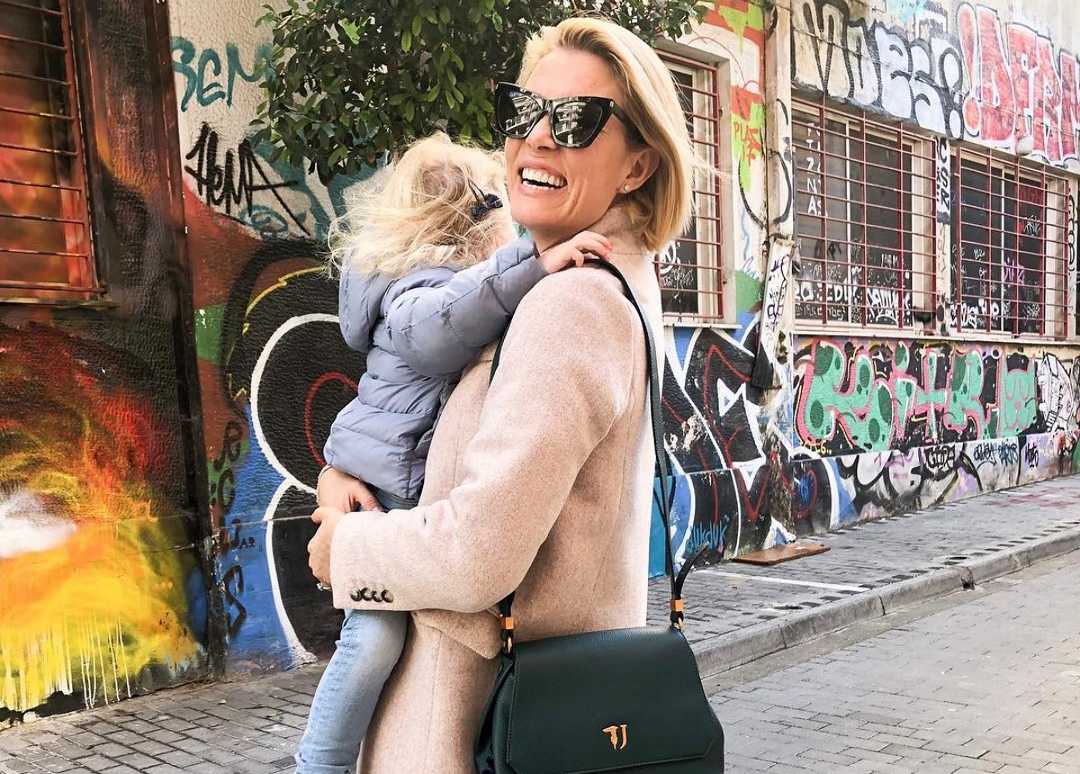 Βίκυ Καγιά: Οι τελευταίες βόλτες με την κόρη της, λίγο πριν υποδεχτούν το νέο έτος! [pic,video] – TLIFE