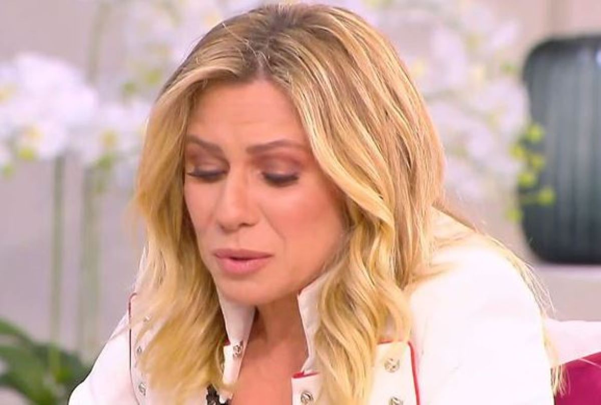 Kατερίνα Καραβάτου: Δύσκολες ώρες για την παρουσιάστρια – Η συγκινητική ανάρτηση