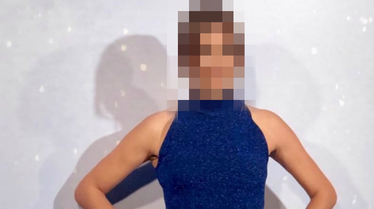 Σοβαρός τραυματισμός για Ελληνίδα παρουσιάστρια σε εορταστικό γύρισμα: Ποια είναι, πού χτύπησε [φωτο]