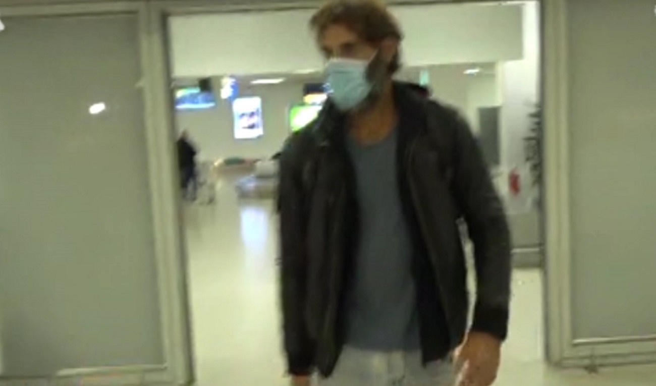 Survivor: Ο Γιώργος Κοψιδάς φτάνει στο αεροδρόμιο, χαμός στην υποδοχή | Zappit