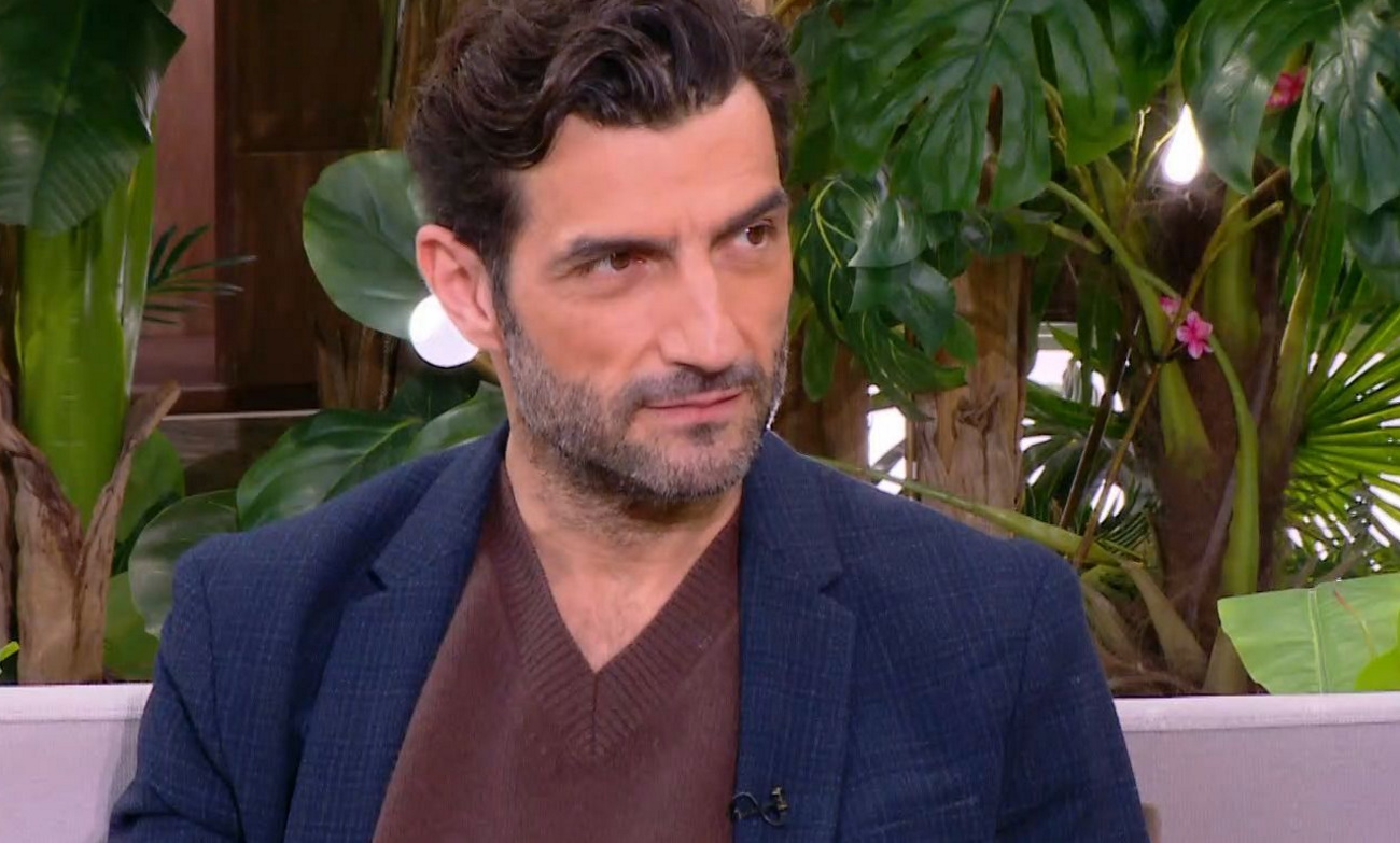 Ο Νίκος Κουρής για το γάμο του με την Έλενα Τοπαλίδου: «Τους ξαφνιάσαμε όλους αλλά πιο πολύ το παιδί μας» | Zappit