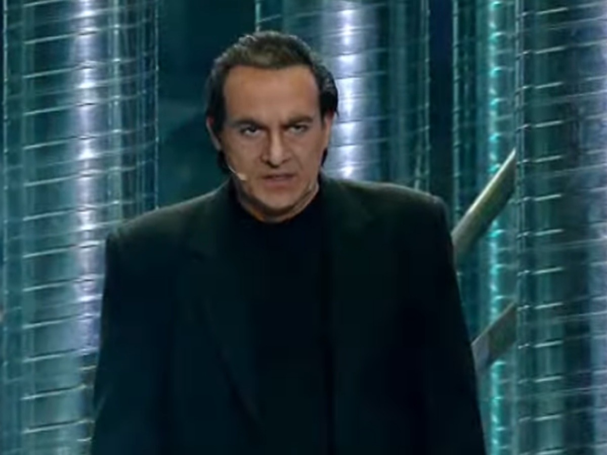 YFSF: Ο Κρατερός Κατσούλης μεταμφιέστηκε σε Καρρά με guest-έκπληξη γνωστή Ελληνίδα τραγουδίστρια