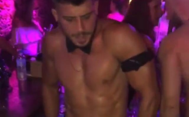 Τζόνι Αμπατζόπουλος #PowerofLoveGR: Ποιος ο παίκτης στρίπερ που είχε σχέση με Μπακοδήμου [φωτο, video]