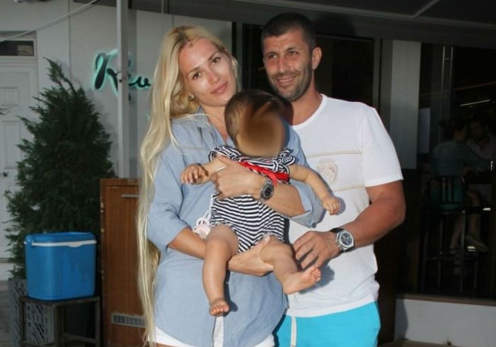 Βικτώρια Καρύδα: Συγκλονίζει η εικόνα της δύο μήνες από τη δολοφονία του Γιάννη Μακρή [φωτο]