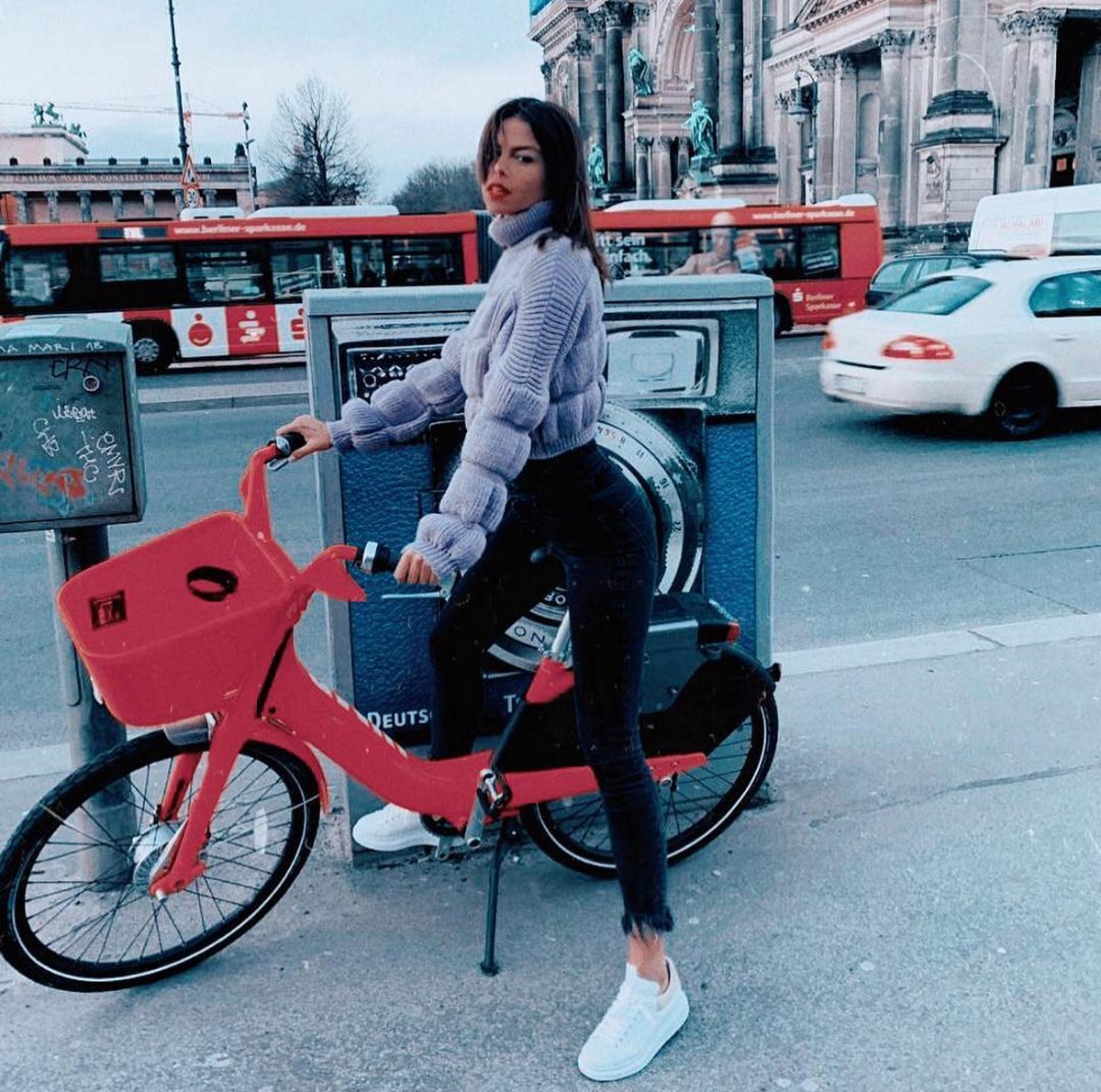 Μέγκι Ντρίο: Η απάντηση της στον Νίκο Μουτσινά και στις αποκαλύψεις του για το πτυχίο νομικής της – Video – TLIFE