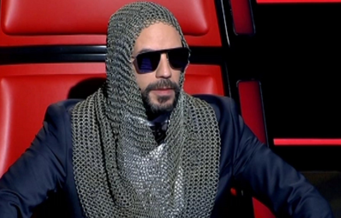 The Voice Τελικός: Ο Πάνος Μουζουράκης σε μία ιπποτική εμφάνιση | Zappit