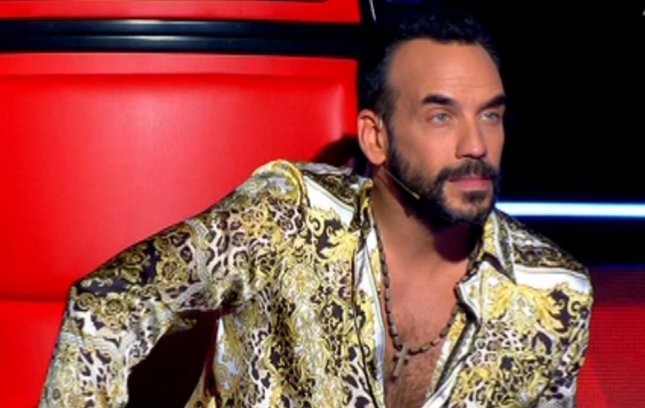 Φωτιά στα κόκκινα στο The Voice – Άφωνος ο Μουζουράκης με την ομορφιά της | Zappit