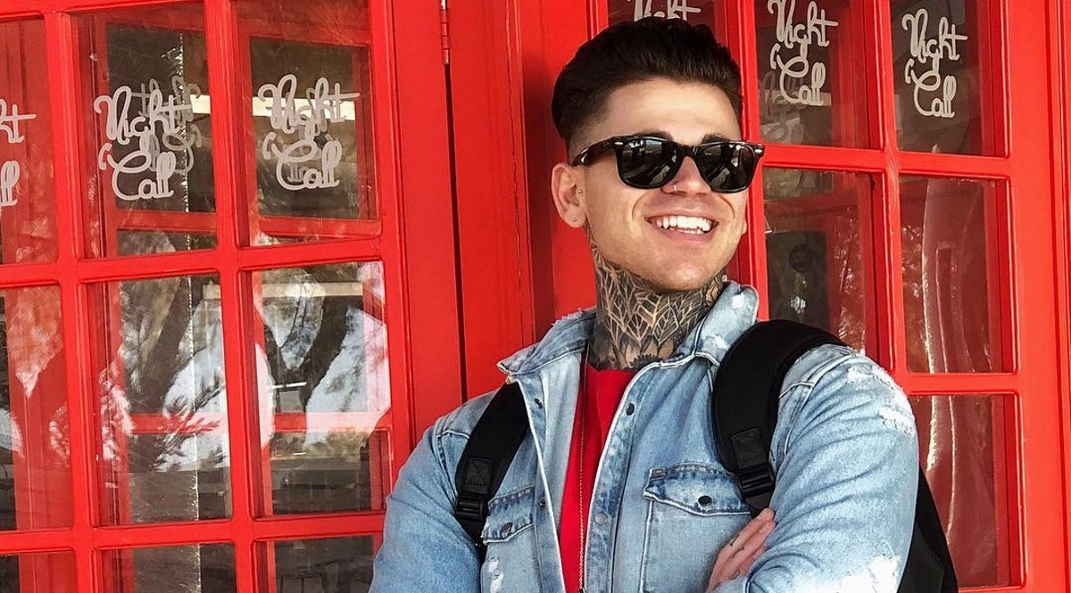 Αλέξανδρος Νατσάκος: “Δεν είμαι gay! Είμαι ξεκάθαρος στις σεξουαλικές μου προτιμήσεις” – Zappit