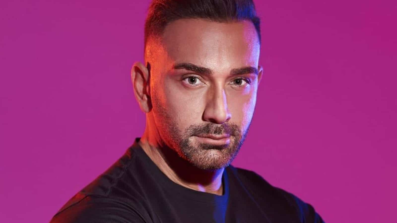 Νίκος Κοκλώνης: “Ψάρεψε” γοργόνα στην Μύκονο