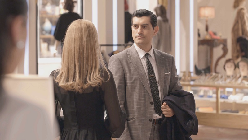 “Ο Παράδεισος των κυριών” – Ο Ντίνος προβληματίζεται με την φωτογραφία της Αμαλίας απ’ τον γάμο της – Zinapost.gr