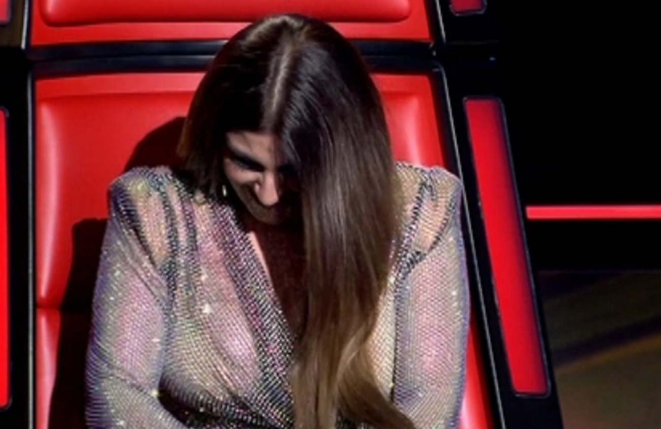 The Voice Τελικός: Μάγεψε τους πάντες, έκλαψε η Έλενα Παπαρίζου | Zappit