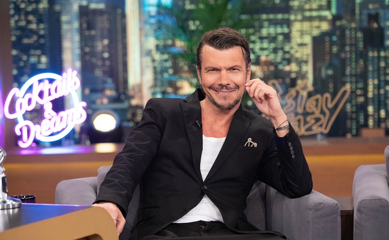 Ιωάννης Παπαζήσης: Σε ποια παράσταση κόντεψε να λιποθυμήσει από το άγχος του πριν βγει στη σκηνή; – Zinapost.gr