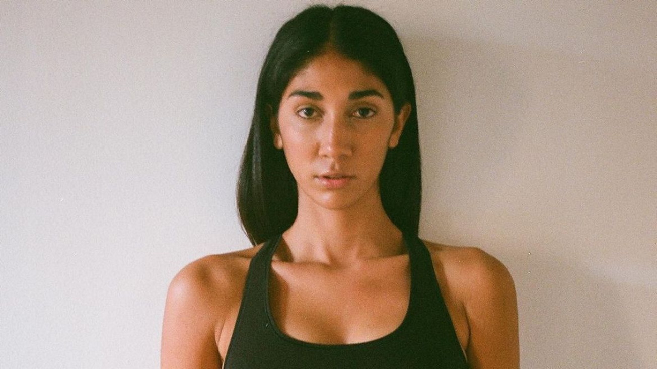 Παρασκευή Κερασιώτη: Σπάραξε στο κλάμα με το ρατσιστικό σχόλιο που δέχθηκε στο μαγαζί που δουλεύει | Zappit