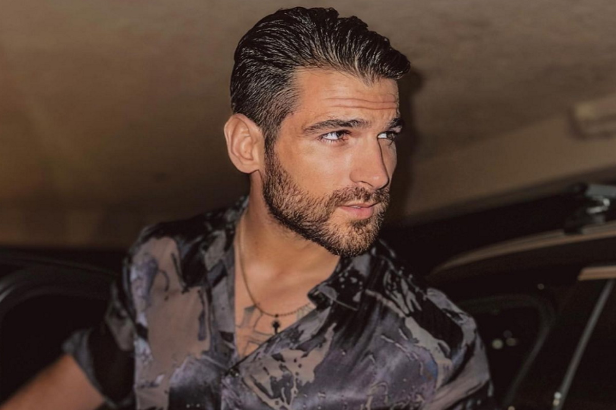 Ετεοκλής Παύλου: Η εξομολόγηση που έκανε on air – «Ήξερες ότι στηρίζομαι στο ένα μου πόδι για να κάνω μπάνιο;»