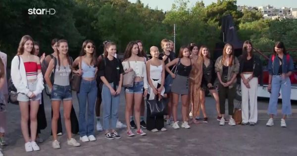 GNTM: Με τα εσώρουχα και κάτω από  τη ντουζιέρα έβαλαν “φωτιά” στους δρόμους της Αθήνας