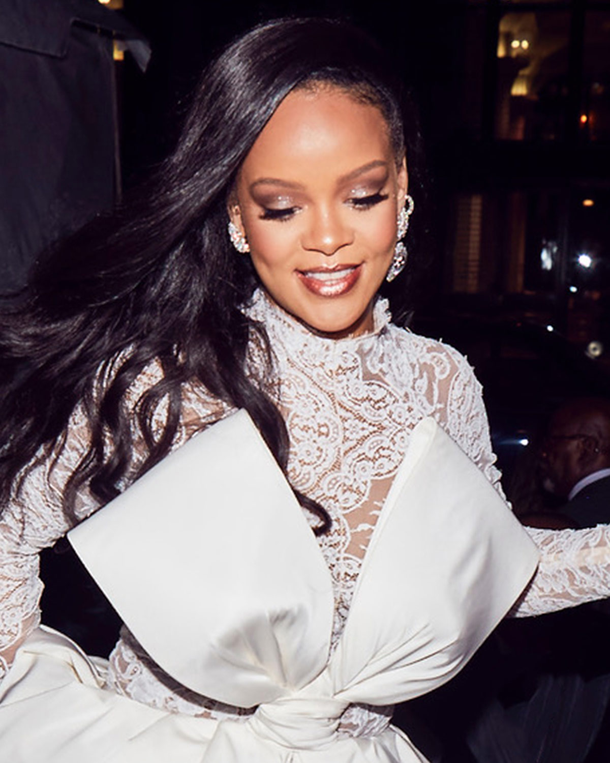 Φαντάζεσαι η Rihanna να σου υπογράψει τα καλλυντικά σου; Μόλις το έκανε! – TLIFE