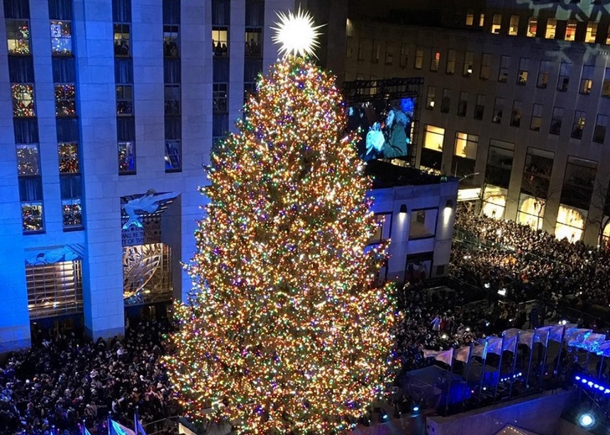 Το νέο αστέρι του iconic Rockefeller δέντρου είναι φτιαγμένο από 3.000.000 κρύσταλλα Swarovski – TLIFE