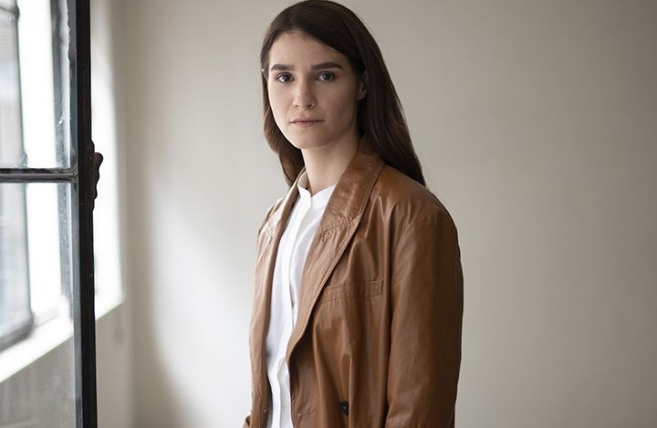 Νέο πρόσωπο «εισβάλλει» στο «Σασμό». Η Πηνελόπη Τσιλίκα υποδύεται την Εύα, τη γυναίκα με τα δύο πρόσωπα! – Zinapost.gr