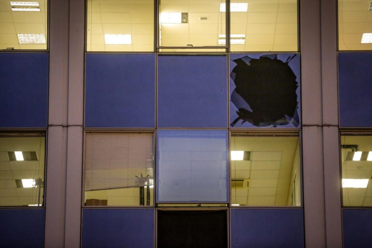 Βόμβα στον ΣΚΑΙ: “Τέλεια έκρηξη” πέτυχαν οι τρομοκράτες – Γιατί βλέπουν “ΟΛΑ” οι Αστυνομικοί