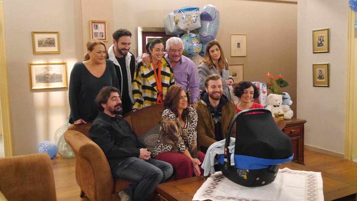 Το σόι σου: Ένα μωρό φέρνει τα πάνω κάτω στην οικογένεια Χαμπέα! – TLIFE