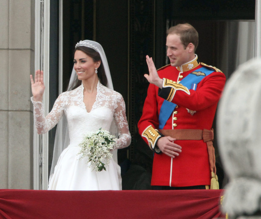 Kate Middleton: επτά χρόνια μετά αποκαλύφθηκε ότι άλλαξε νυφικό χτένισμα τελευταία στιγμή! – TLIFE