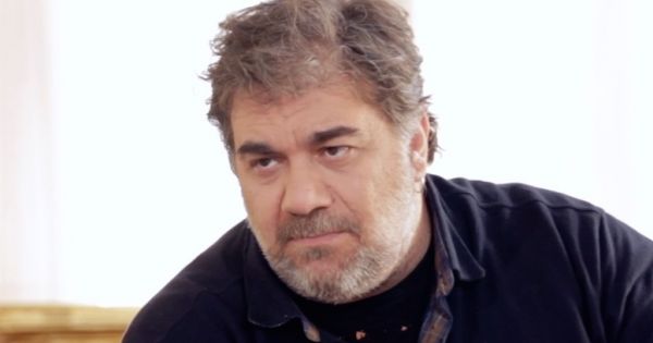 Δημήτρης Σταρόβας: Έχουμε μπουχτίσει από τους σοβαροφανείς πολιτικούς. Γιατί πρέπει να αλλάξει ο Αλέξης Γεωργούλης;