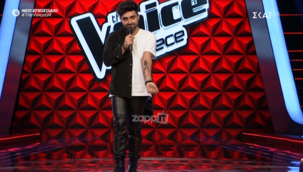 The Voice: Απέτυχε στο “Ταλέντο” και ήρθε με… τατουάζ της Παπαρίζου – Zappit
