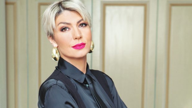 «Παντρεύτηκα στα 22 για.. τεχνικούς λόγους»: Ο άγνωστος γάμος της «Γυναίκας με τα μαύρα», ο χωρισμός & το παράπονο – to10.gr
