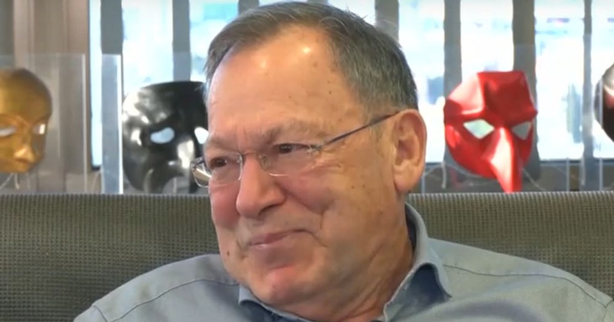 Ανδρέας Φουστάνος: ‘Δεν με χαιρετούσε όταν ήταν με κόσμο για να μην την παρεξηγήσουν ότι έχει κάνει πλαστική’