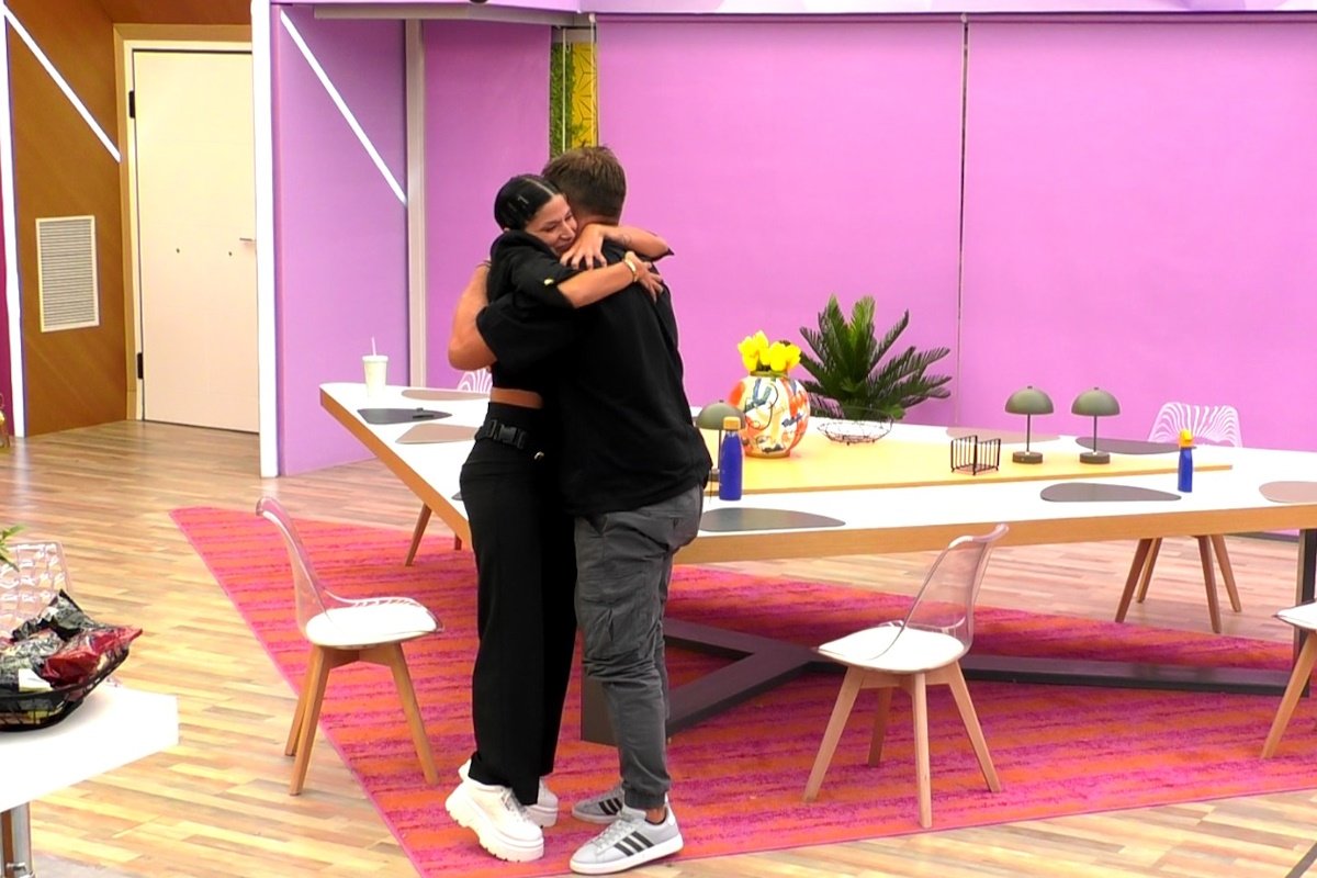 Big Brother 26/7: Ντεντόπουλος και Φένια σε μια σφιχτή αγκαλιά – Ο τελευταίος… χορός, πριν από τον μεγάλο τελικό! – Znews