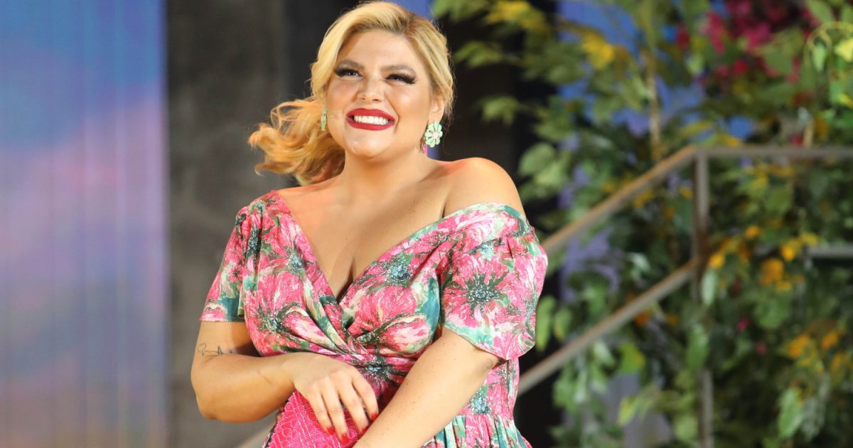 Δανάη Μπάρκα: “Δεν μου άρεσε η τηλεόραση σαν ιδέα, δεν με φανταζόμουν εκεί πιο παλιά”