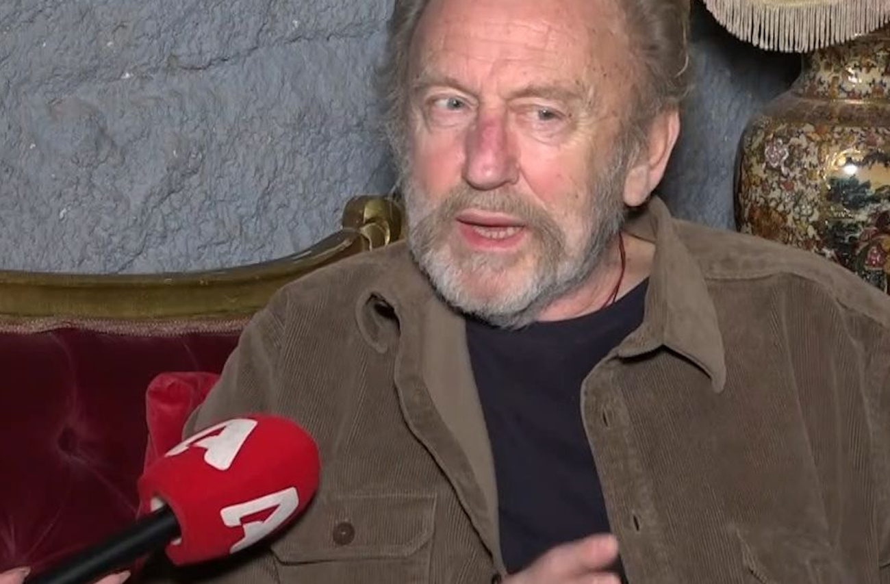 Δημήτρης Πετρόπουλος: «Δύο χρόνια που γυριζόταν το Παρά Πέντε, δεν είχα συμπεριληφθεί στις συναντήσεις των πέντε» | Zappit