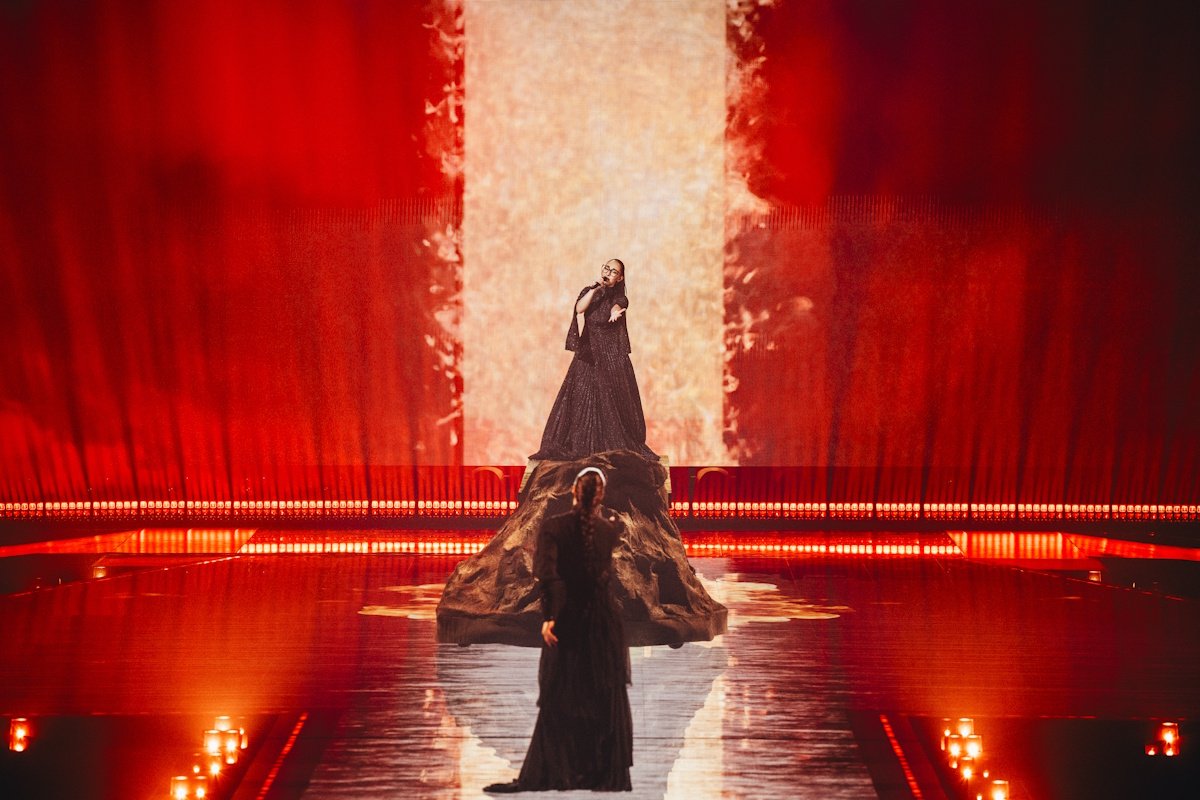 Eurovision 2025: Ποια είναι η Χριστίνα Καλιακάτσου, η «μαυροφορεμένη μάνα» που αποχωρίζεται την Klavdia στην «Αστερομάτα» – Znews