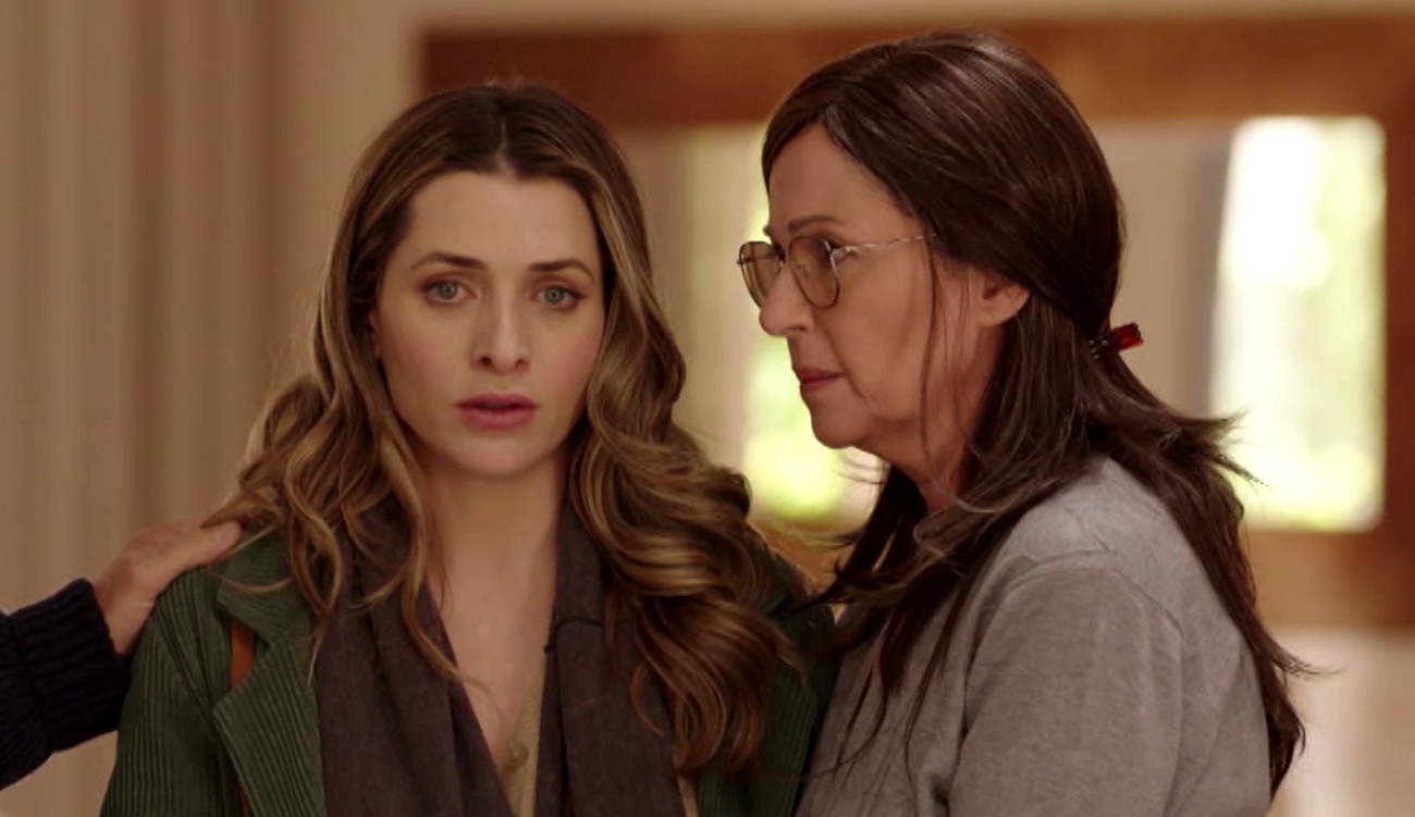 tvneaFamagusta-Η-Ιφιγένεια-αποκαλύπτει-στους-γονείς-του-Παύλου-πως-είναι-έγκυος-Zappit