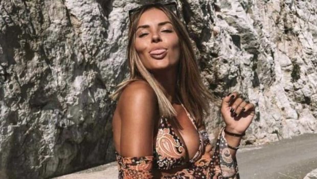 Η Σοφιάνα Αβραμάκη σε νυχτερινή έξοδο με διχτυωτό φόρεμα χωρίς εσώρουχα! (pics)