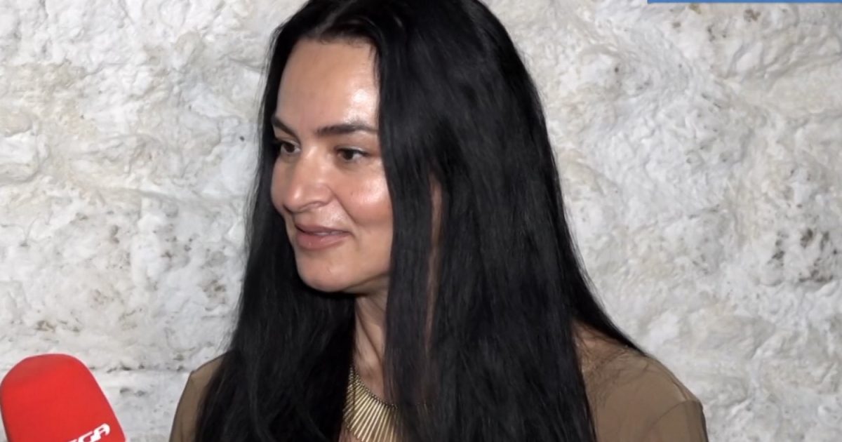 Η Ζενεβιέβ Μαζαρί αντέδρασε με τις ερωτήσεις για τη Βίκυ Καγιά: «Βαρέθηκα, πέντε χρόνια με ρωτάτε το ίδιο πράγμα»