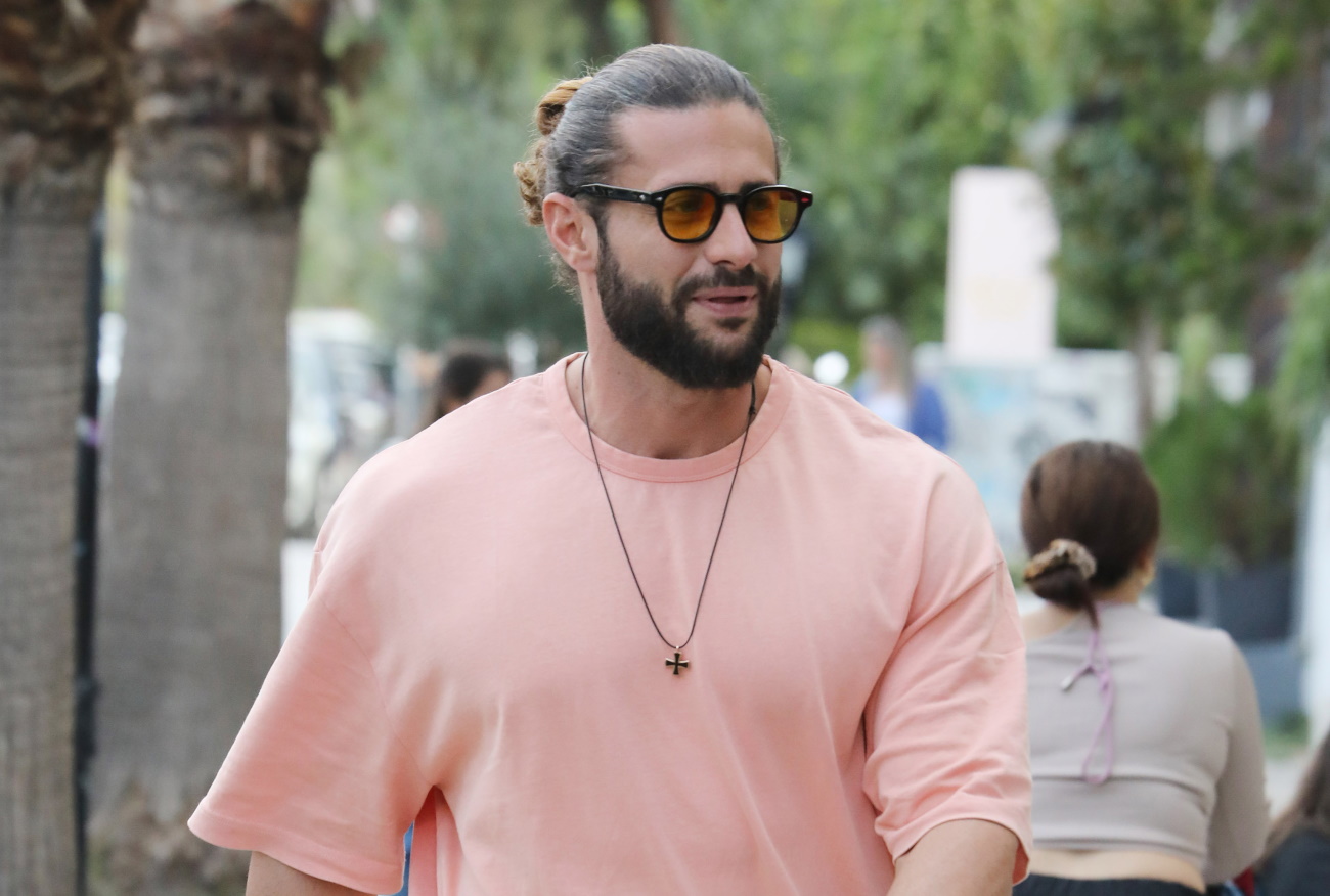 Κωνσταντίνος Βασάλος: “Πρέπει να βιαστώ για να κάνω παιδί, μη με χτυπάς στο αδύνατο σημείο μου” | Zappit