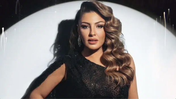 tvneaΜεγάλη-συγκίνηση-στα-43-για-την-Έλενα-Παπαρίζου-–-Χαμός-από-ευχές-κάτω-από-την-ανάρτηση